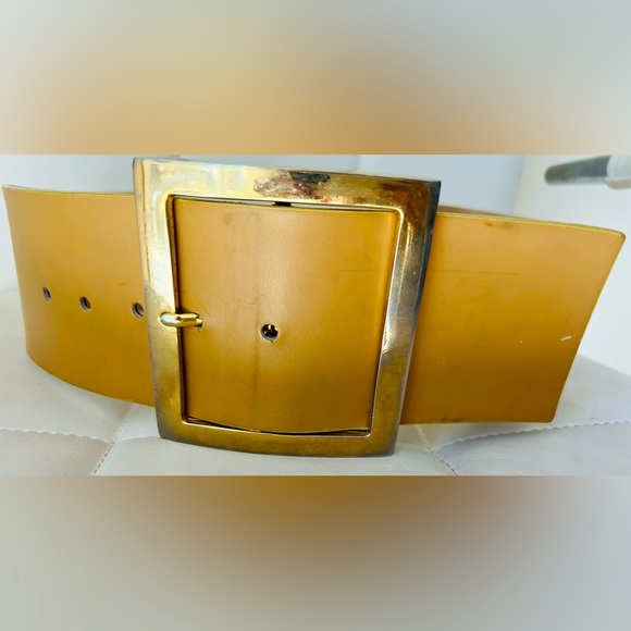 Croute de vachette vintage gorgeous beige camel leather belt -  gold buckle. - Picture 1 of 9